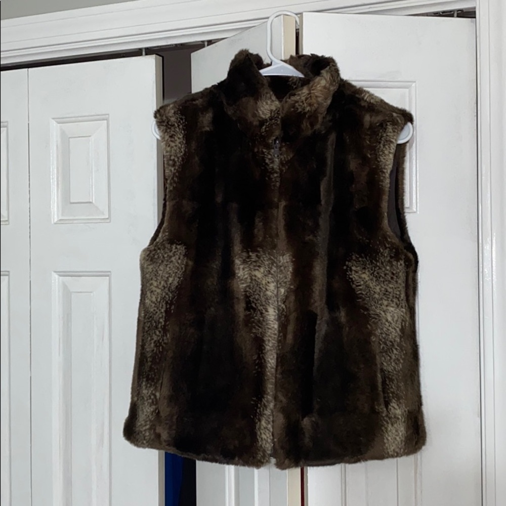 Chadwick’s Giacca faux fur zip-up pocketed vest